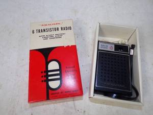 lot 16 image: Fantastic Never Used Realistic 6 Transistor Radio In Original Box
