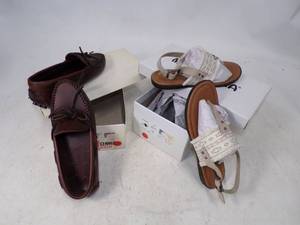 lot 38 image: 2 Pair of New In Box Size 5 Minnetonka Moccasins