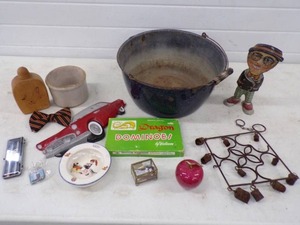 lot 75 image: Lot of FUN Vintage Items and Large Enamel Pot with Wooden Handle
