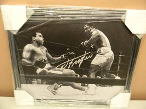 lot 3 image: RARE AND STUNNING PIECE Framed and signed JOE FRASE PUTTING DOWN MOHAMED ALI-  - APPROX 22 By 17 - SEE PICTURES