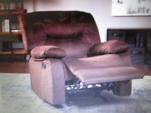 lot 67 image: Relaxzen Microfiber Rocker Recliner...