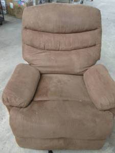 lot 68 image: The Pleasant Valley Recliner - Brow...
