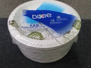 lot 354 image: 125 - 8.5 inch Dixie Paper Plates...