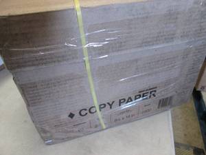 lot 417 image: 2500 sheet Case  20 lb 8.5x14 inch ...