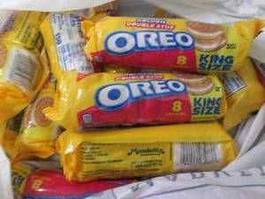 lot 201 image: 12- 4 oz Oreos King Size Golden Dou...