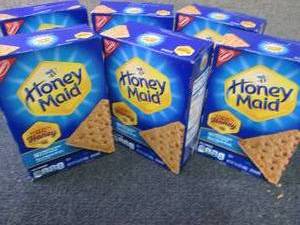 lot 211 image: 6- 14.4 oz Honey Maid Graham Cracke...