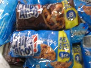 lot 215 image: 12- Pks Chips Ahoy ...