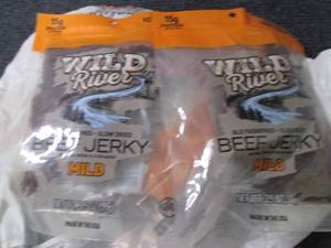 lot 246 image: 6- 3.5 oz Bags Wild River Mild Beef...