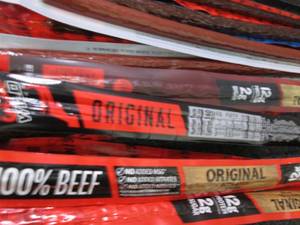 lot 251 image: 12 Jack Links Assorted Large Beef S...