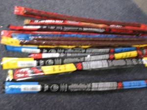 lot 253 image: 12 Jack Links Assorted Large Beef S...