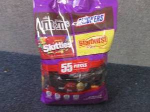 lot 266 image: 55 pc 27.18 oz Bag of Candy...