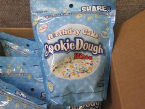 lot 327 image: 8- 10.5 oz pks Birthday Cake Cookie...