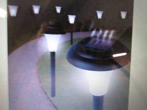lot 11 image: Cordless Bright Solar Accent Lights...