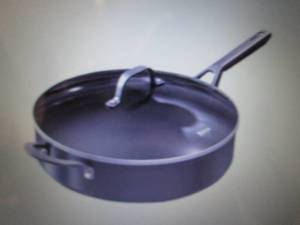 lot 12 image: Ninja Foodi NeverStick 5-Qt. Covere...