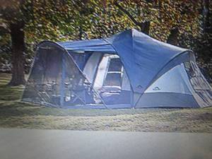 lot 23 image: 19x17 9-Person Tent with Screen Roo...