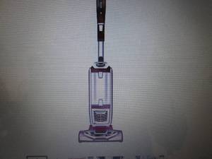 lot 30 image: Shark Rotator TruePet Powered Lift-...