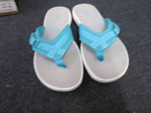lot 36 image: Clarks Womens Breeze Sea Thong Sa...