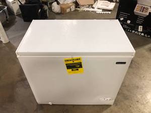 Magic Chef 7.0 cu. ft. Chest Freezer in White Customer Returns See Pictures