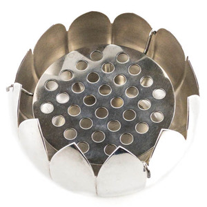 lot 44 image: Reed & Barton Water Lily #3002 - Small Centerpiece with Frog. 4 34in Silver plate.