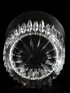 lot 63 image: Princess House Highlights - Royal Highlights, Ice Bucket, 5 58in Blown Glass.