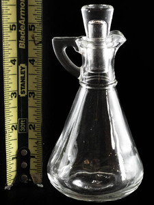 lot 83 image: Hazel Atlas OilVinegar Cruet 5 34in Pattern Glass.
