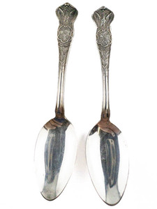 lot 91 image: Interstate Silver Co. Pair of State Souvenir Spoons (Iowa, Illinois) silver plated.