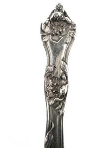 lot 137 image: STERLING SILVER - Reed & Barton Intaglio (1905) Teaspoon