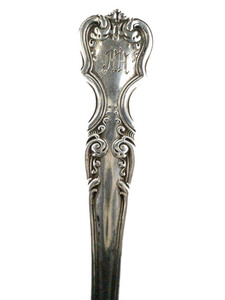 lot 150 image: STERLING SILVER - International Silver Co Litchfield (1900) Teaspoon - hand engraved M
