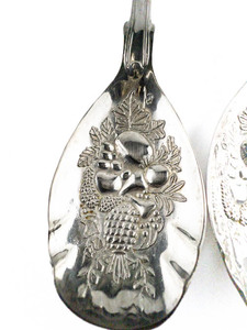 lot 176 image: Falstaff (England) Salad Servers (unmarked) Silver plate on Zinc. 8.75-9in