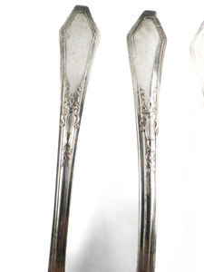 lot 179 image: Pearl (1910) Gee-Esco (Oneida Silver) Set of Four Fruit Spoons. Silver plate. 6in
