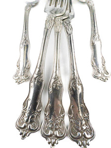 lot 204 image: 18 Eastern Silver Co., Coligny (1913) 5 flatware pieces Silver plate. Good Condition.
