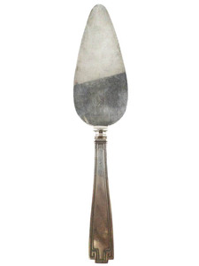 lot 205 image: STERLING SILVER - Gorham, Etruscan (1913) 10in Pie Server