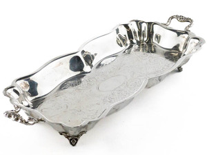 lot 229 image: Sheridan 13 13in Bread Tray with Feet & Handles Silver plate. Good Condition.