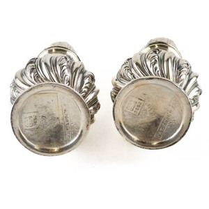 lot 231 image: Weidlich Bros #3852 Leaf Swirls design, Salt and Pepper Shaker, 5in Silver plate.
