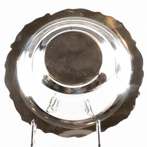 lot 59 image: Towle Old Master #2811 Scroll Edge 6 Bon Bon Bowl Silverplate Hollowware.
