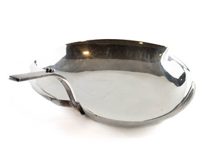 lot 70 image: Three Crowns Heart dish Silverplate Hollowware.