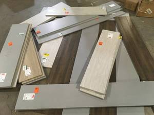Lot of Assorted Wall Shelfs Various Models Customer Returns See Pictures