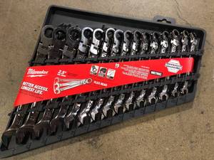 Milwaukee 144-Position Flex-Head Ratcheting Combination Wrench Set Metric (15-Piece) Customer Returns See Pictures