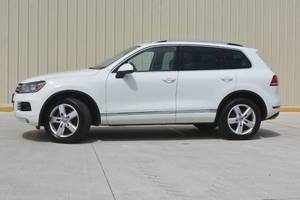 2013 Volkswagen Touareg Hybrid ONLY 95,000 Miles