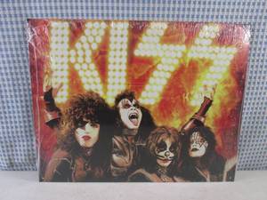 lot 3 image: (EC1) Kiss Tin Sign 16 x 12 12 N...