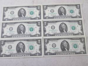 lot 18 image: (CNTR) 6 - $2 Dollar Bills - Serial...