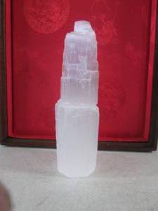 lot 21 image: (FS) 6 Raw Selenite Tower...