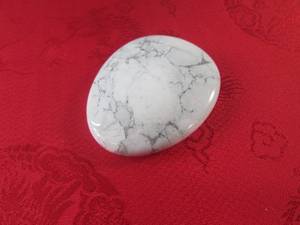 lot 30 image: (FS) Howlite Gemstone 2 x 1 12...