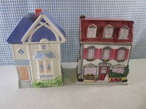 lot 51 image: (FS) 2 Cookie Jars...