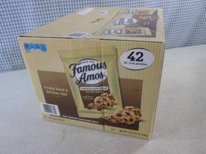 lot 100 image: (C-1) Case 42 Pouches Famous Amos C...