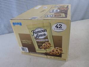 lot 101 image: (C-1) Case 42 Pouches Famous Amos C...