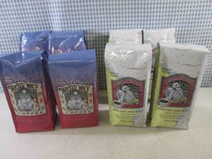 lot 118 image: (B-2) 8 Bags Whole Bean Dark Roast ...