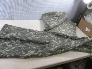lot 145 image: (BS) 2 Digital Camo Blankets Approx...