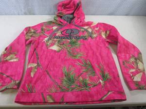 lot 156 image: (CS) Mossy Oak Pink Camo Hoodie Siz...