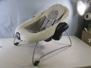 lot 177 image: (EW6) Graco Infant Bouncer with Soo...